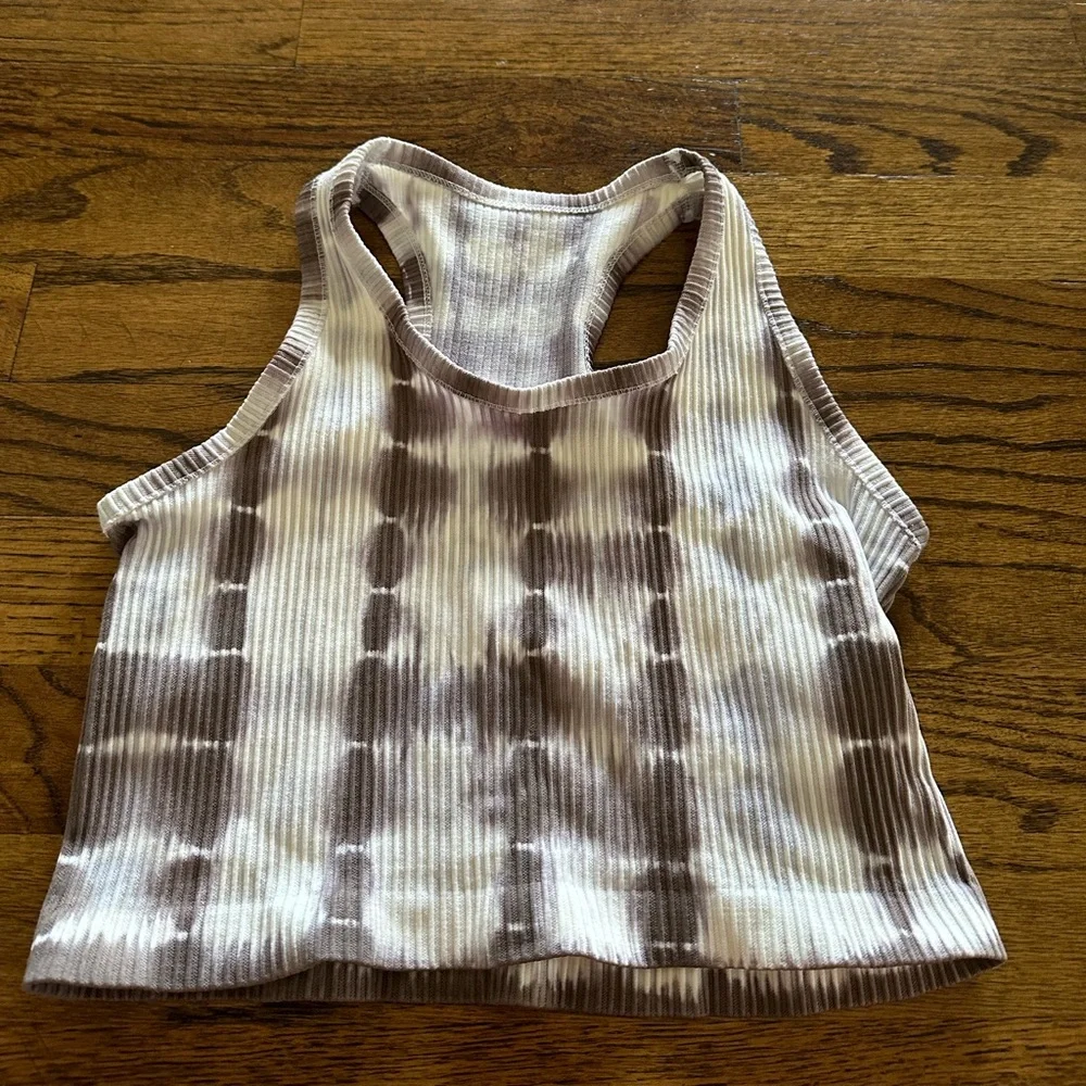 Women’s Razorback Ribbed Crop Tank Top - Picture 1 of 3